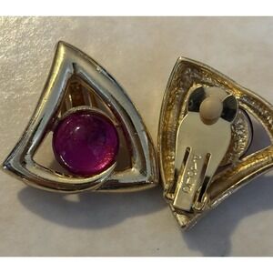 Vintage Paolo Gucci Gold-Tone Clip On Earrings w Red Oval Cabochon Mod, Glam